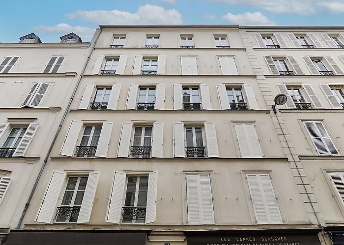 Residence Tour Eiffel By Studio Prestige